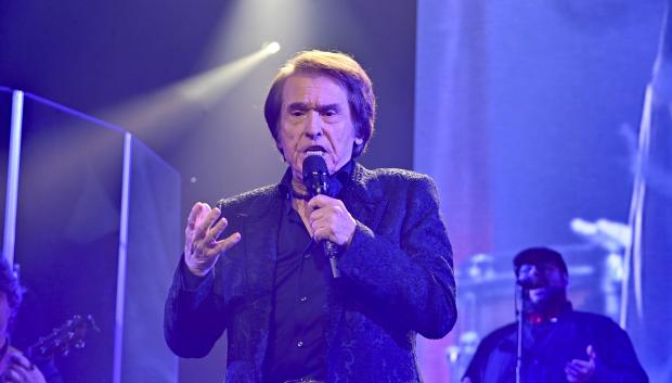 Singer Raphael on concert in Madrid, 17 december 2022