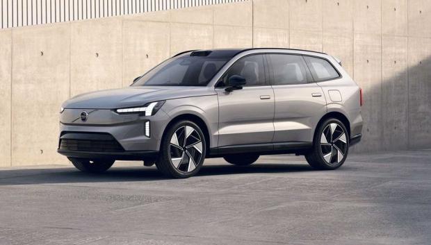 Volvo EX90. No se trata del sustituto del XC90, pues este SUV sigue a la venta con motores térmicos e híbridos, por el momento es algo así como su futura versión eléctrica, con una autonomía de 600 kilómetros, siete plazas y motores de 408 y 517 caballos.