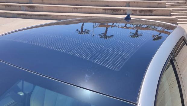 Hyundai Ioniq 5, el techo cargado de paneles solares