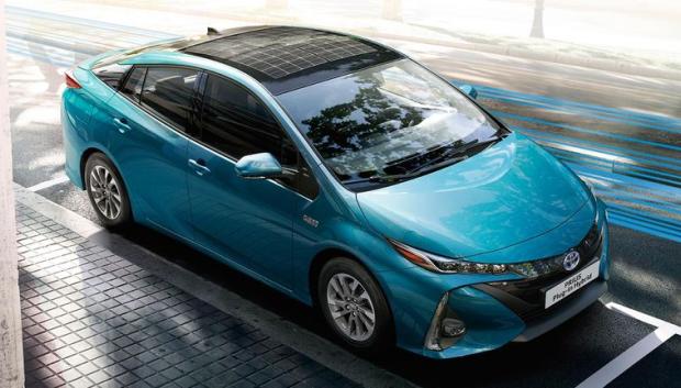 Toyota Prius Solar con paneles solares en el techo