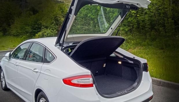 Los coches de vigilancia con cámaras lectoras de matrículas no son capaces de identificar el coche