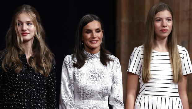 Spanish Queen Letizia with daughters Princess of Asturias Leonor de Borbon and Sofia de Borbon during an audience with the awarded the Princess of Asturias awards 2022 in Oviedo, on Friday 28 October 2022.
