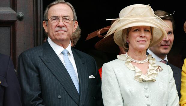 Constantino y Ana Maria de Grecia en la boda real entre Federico y Mary Donaldson.