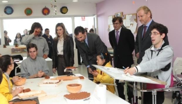 Visita de los Príncipes de Asturias en 2011 al proyecto de inserción en el mercado labora de jóvenes con discapacidad