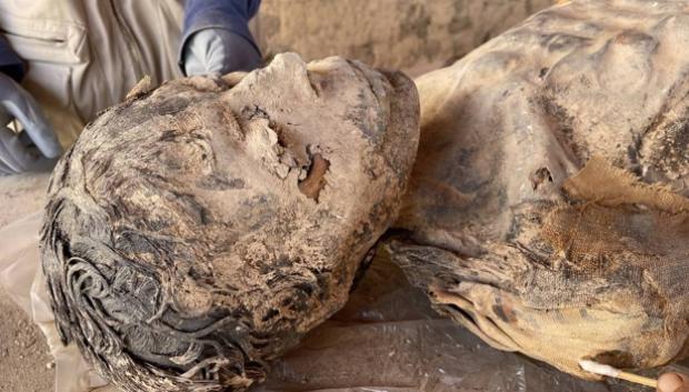 Una momia hallada en la tumba del visir Amenhotep Huy