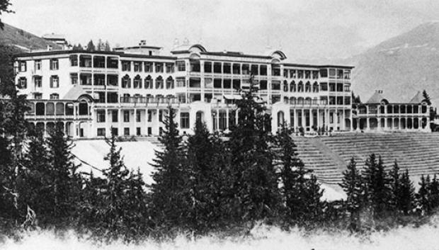 El Sanatorio Schatzalp poco después de su apertura en 1900