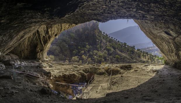 Dentro de la cueva de Shanidar