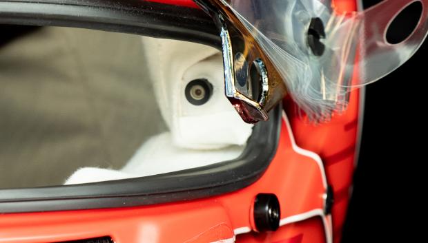 La cámara Driver's Eye se encuentra en el interior del casco de Charles Leclerc