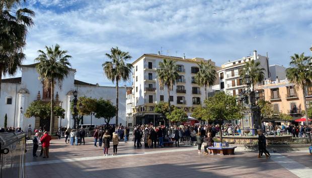 Los vecinos de Algeciras en la Plaza Alta