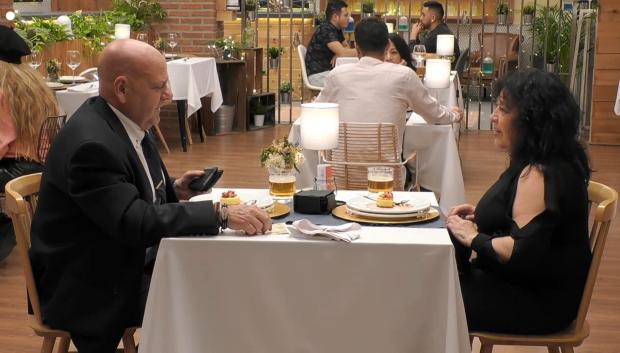 Los dos invitados durante la cena en First Dates
