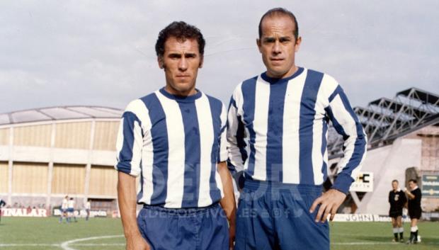 Amancio y Luis Suárez, en un partido de veteranos del Dépor contra el Atlético de Marid en Riazor en 1976