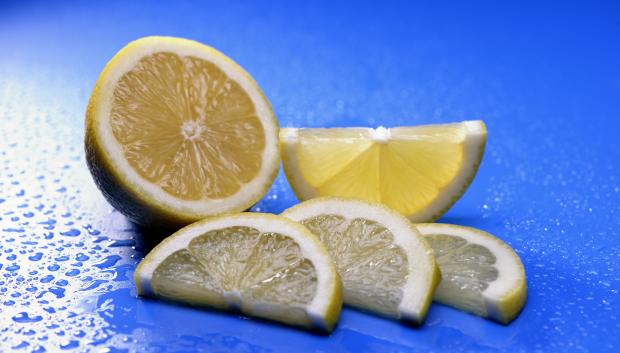 El limón es fuente de vitamina C
