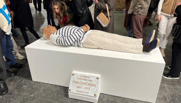 'Aquí murió Picasso' de Eugenio Merino