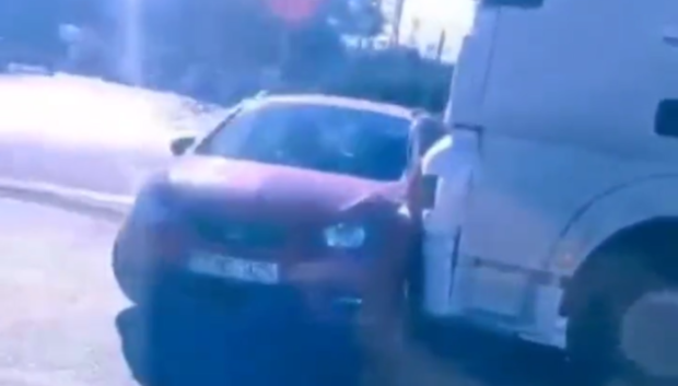 El conductor del Seat Ibiza se limitó a hacer sonar el pito del coche