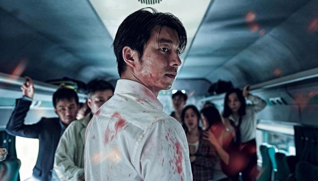 El protagonista de Tren a Busan manchado de sangre tras luchar contra infectados