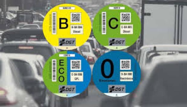 La etiqueta medioambiental es clave para seguir circulando con un coche