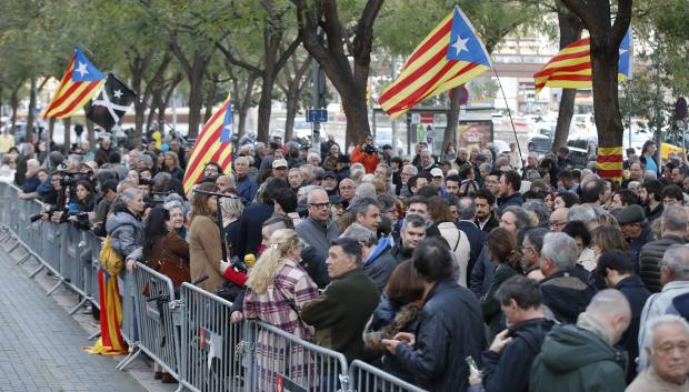Imagen de los independentistas cortando la Gran Vía, Barcelona