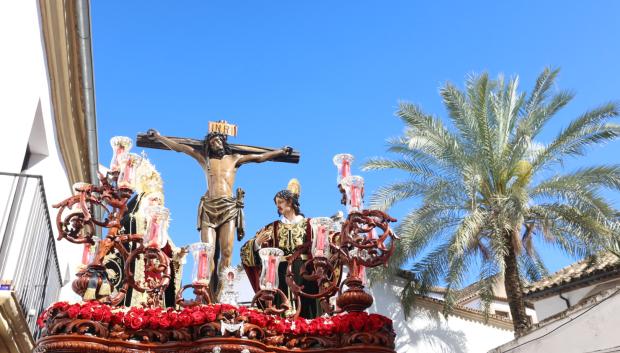 La hermandad de las Penas de Santiago realiza estación de penitencia