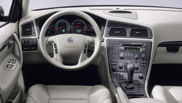 El interior de un Volvo de 2005 se ha convertido en ejemplo de funcionalidad y seguridad