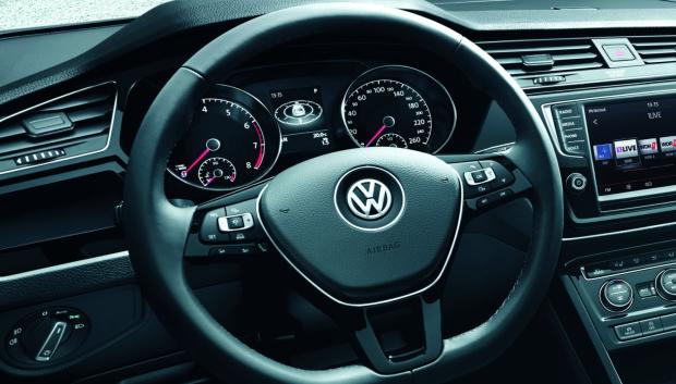 Volkswagen vuelve a los botones de siempre en los volantes