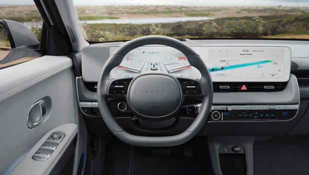 El interior del Ioniq 5, de Hyundai, mantiene la botonera tradicional