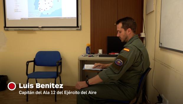 Capitán Luis Benítez, del Ala 12 del Ejército del Aire español