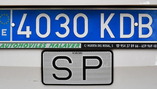 La matrícula debe acompañarse del distintivo SP de Servicio Público
