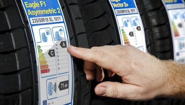 Consultar la etiqueta y comparar es clave al comprar un neumático