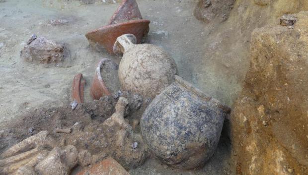 Algunos de los objetos encontrados en la necrópolis