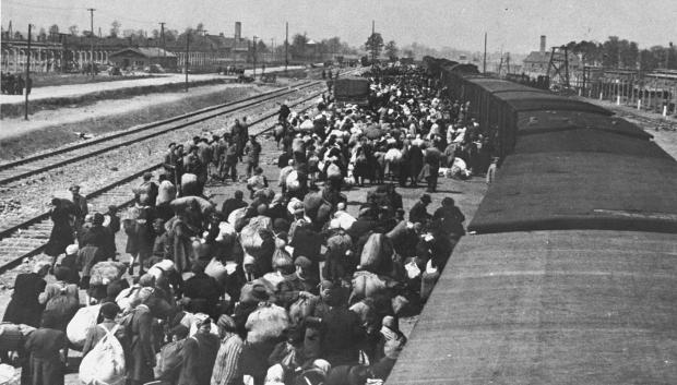 Judíos rutenos de los Cárpatos llegan a Auschwitz-Birkenau, mayo de 1944