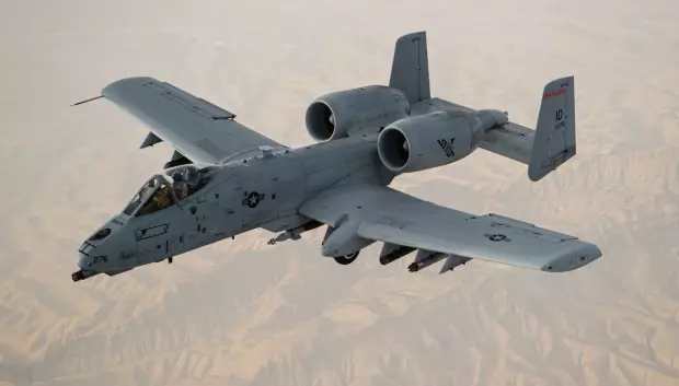 Un A-10 Thunderbolt II de la Fuerza Aérea de EE. UU. sobrevuela el área de responsabilidad del Comando Central de EE. UU. en apoyo de Operation Freedom's Sentinel, el 29 de junio de 2020