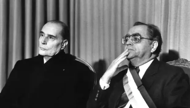 Pierre Bérégovo y François Mitterrand