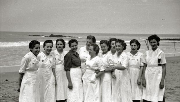 Voluntarias de la Sección Femenina en Zumaya, 1939