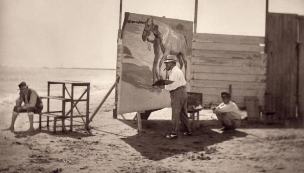 Fotografía de Sorolla pintando uno de sus lienzos más conocidos