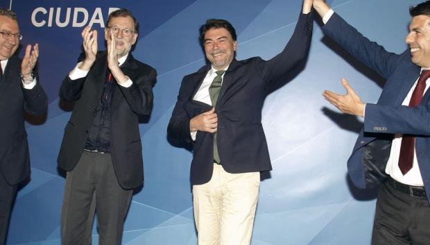 El expresidente del Gobierno Mariano Rajoy participó en un mitin apoyando a Luis Barcala.