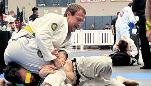 Mark Zuckerberg durante la lucha de Jiu-jitsu brasileño