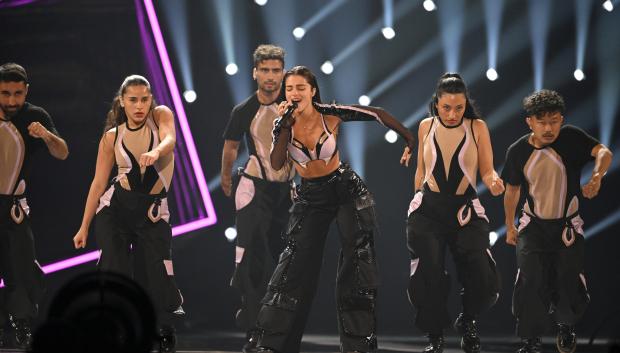 Noa Kirel actuando en Eurovisión 2023