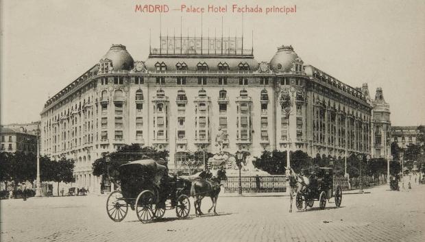 Postal con fotografía temprana del Hotel Palace