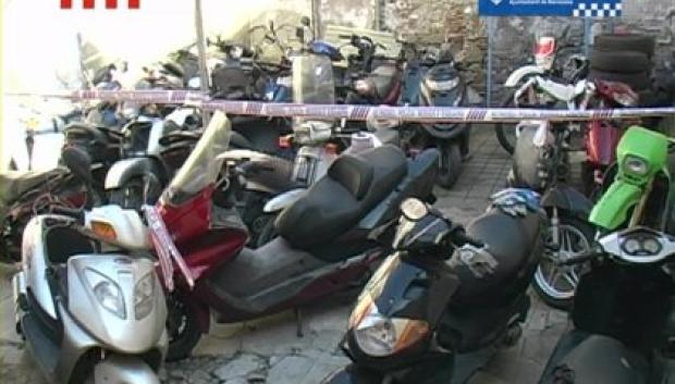 Decenas de motos robadas en un taller clandestino de Barcelona