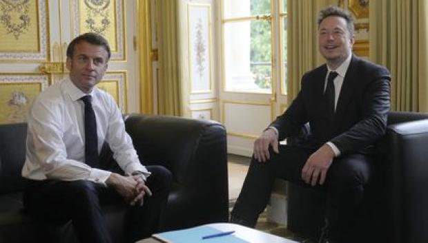 Imagen de la primera de las dos reuniones que han tenido Macron y Musk en sólo un mes