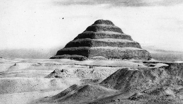Pirámide escalonada de Saqqara. Fotografía de 1900