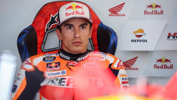 Marc Márquez arrastra una lesión en el hombro derecho de la que no se llega a recuperar