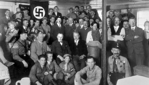 Hitler y el Partido Nazi en diciembre de 1930
