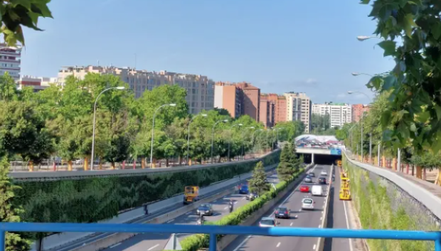 Ya lucen los jardines verticales de la M-30