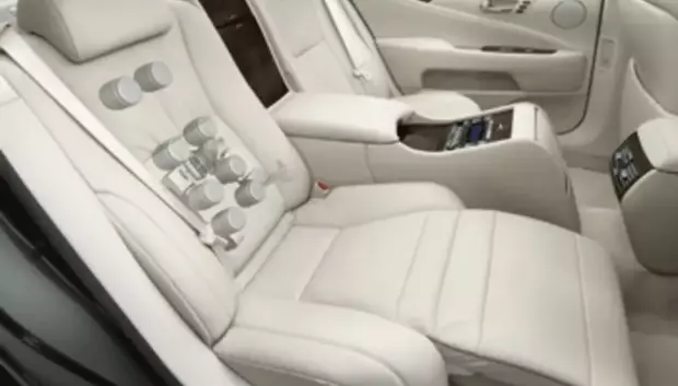 Asientos con masaje y ventilados de un Lexus LS 600