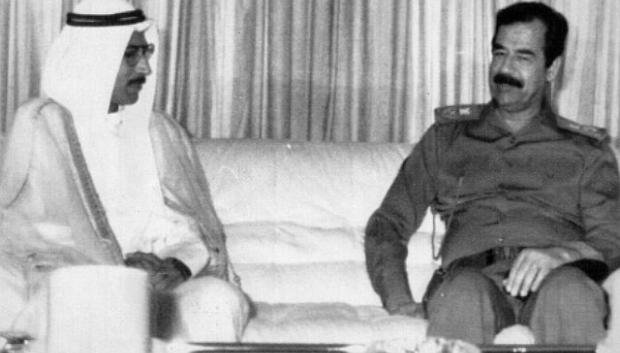 Sadam Huseín con Alaa Hussein, primer ministro de la efímera República de Kuwait