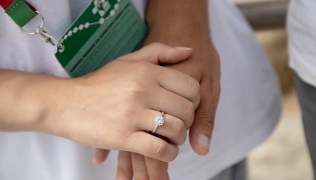 El anillo de compromiso que Sergio regaló a Aurora para pedirle Matrimonio