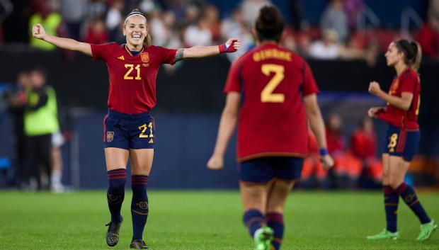 Claudia Zornoza en un partido con la selección española