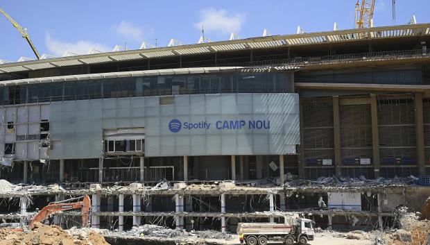 Imagen actual del Camp Nou: la obra afecta a todo el estadio por completo