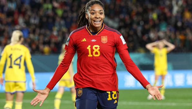 Salma Paralluelo, otra vez clave: marcó el primer gol de la selección española